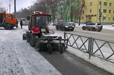 В Самаре ночью для уборки снега выведут 345 спецмашин