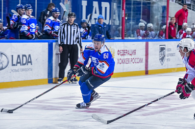 Хоккейная "Лада" победила во втором матче на предсезонном турнире 