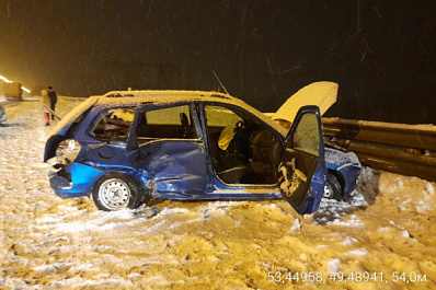 В Жигулевске в снегопад на трассе столкнулись три "Калины"