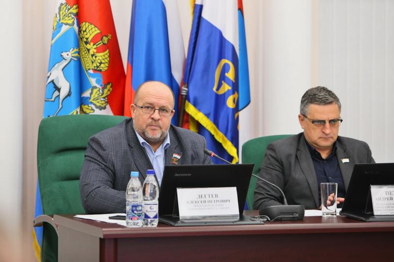 Депутаты ищут новые способы борьбы с нелегальной торговлей