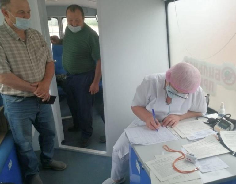 В Исаклинском районе проводится мобильный прием пациентов 