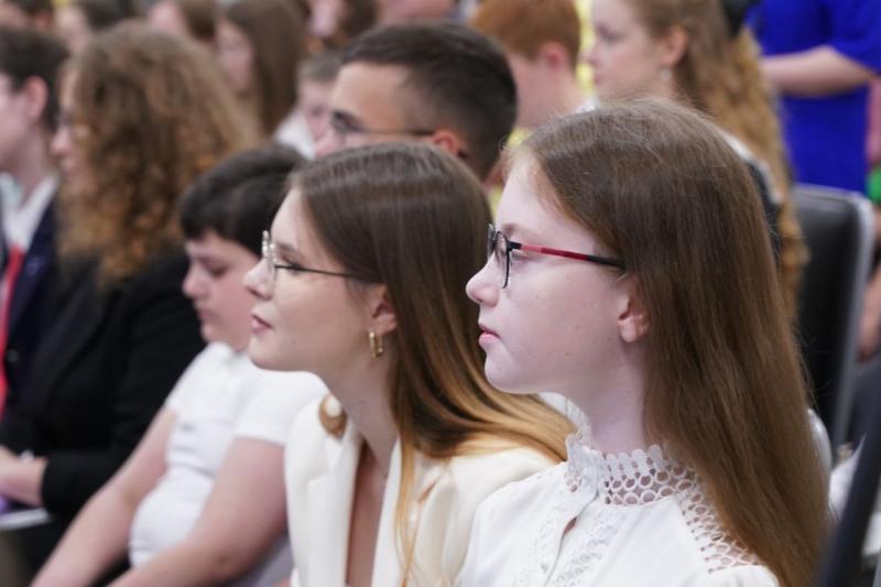 Звезды зажигают: в Самаре вручили премии одаренным детям