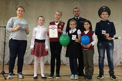 Засветись: автоинспекторы научили самарских школьников самостоятельно изготавливать световозвращающие элементы