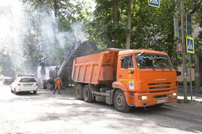 В Самаре полностью обновят покрытие дороги на улице Физкультурной