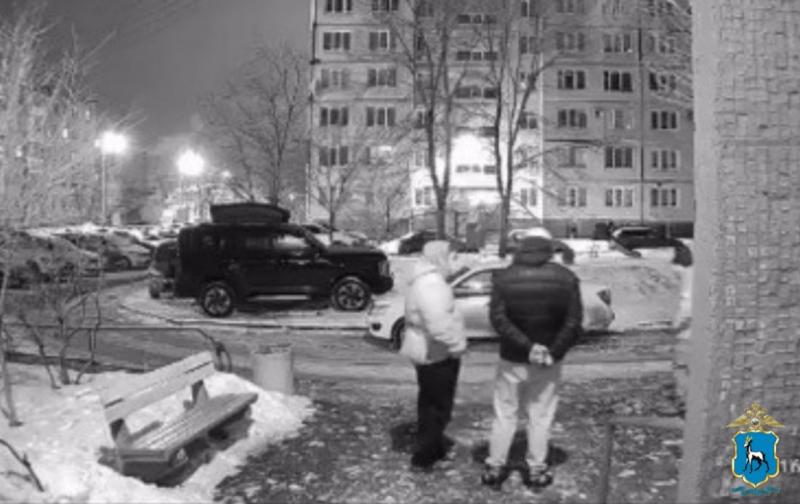 Заговорил о погоде: в Тольятти безработный отнял у прохожего сумку и смартфон