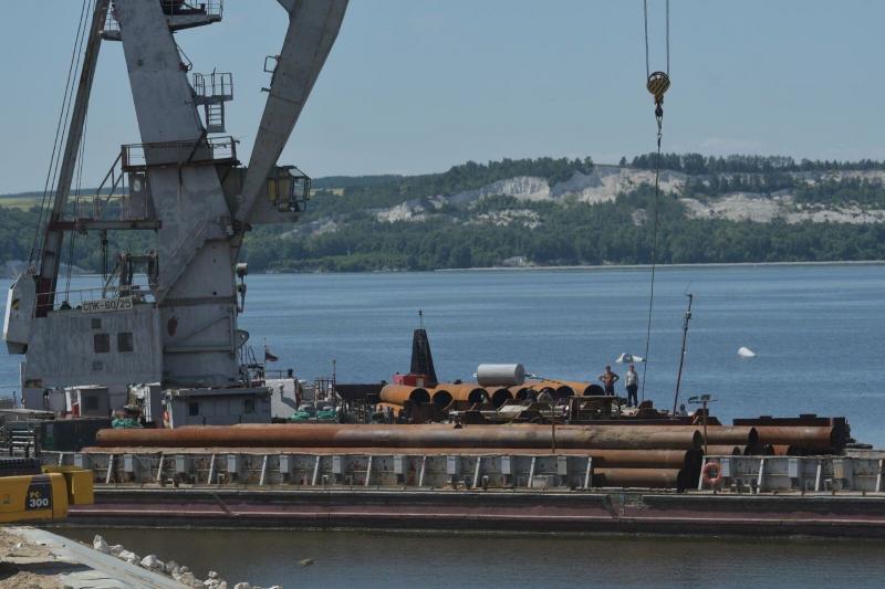 Более 1000 человек строят новый самарский мост через Волгу