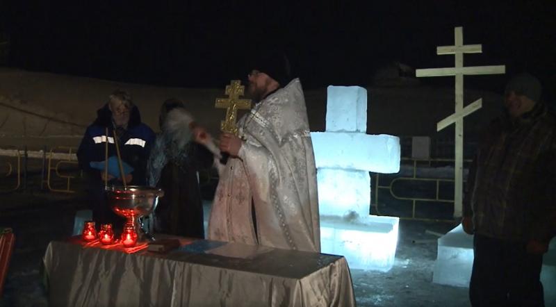 "Даже жарко!": жители Самарской области делятся впечатлениями после омовения в Крещенской купели