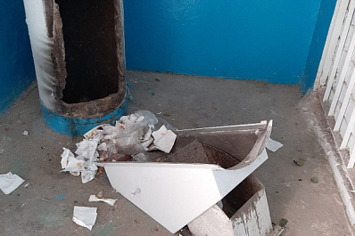 В Сызрани разбушевались подъездные вандалы