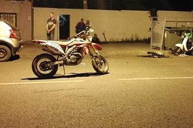 В центре Самары байкер-пенсионер снес парня на спортивном мотоцикле