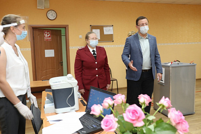 Дмитрий Азаров: "Меры безопасности создали комфортные условия для голосования по поправкам в Конституцию"