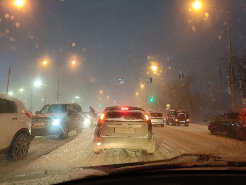 В Самарской области из-за снегопада перекрыли 8 участков трасс