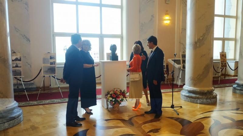 В Самаре в оперном театре открыли бюст Шостаковича