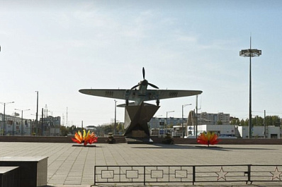 В Самаре четверо водителей ездили по закрытой территории памятника Ил-2