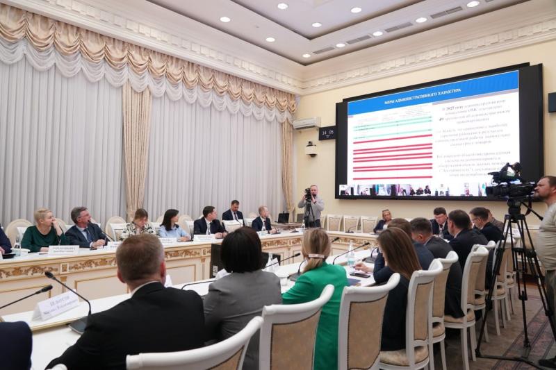 Время убирать: Самарскую область продолжают приводить в порядок после зимы