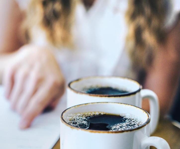 Самарцы рассказали, кто должен оплачивать счет на первом свидании