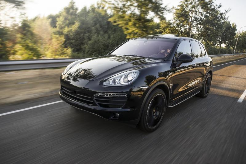 Жителю Самары запретили водить Porsche Cayenne из-за дрожащих рук