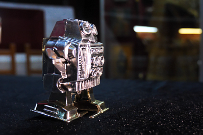 Герой сериалов и татуировок: роботу "куйбышевцу" исполнилось 45 лет