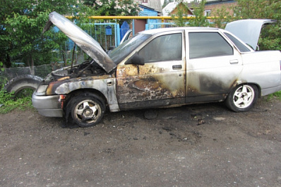 Житель Тольятти сжег машину недруга