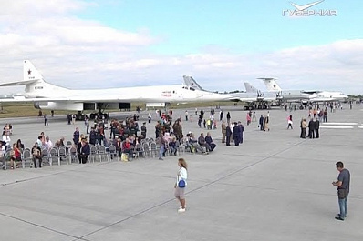 В Энгельсе прошло грандиозное авиашоу в честь 75-летия 22-й гвардейской Донбасской Краснознамённой дивизии