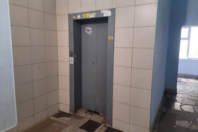 В Самаре на ул. Тухачевского заблокировался лифт с 10-летним мальчиком