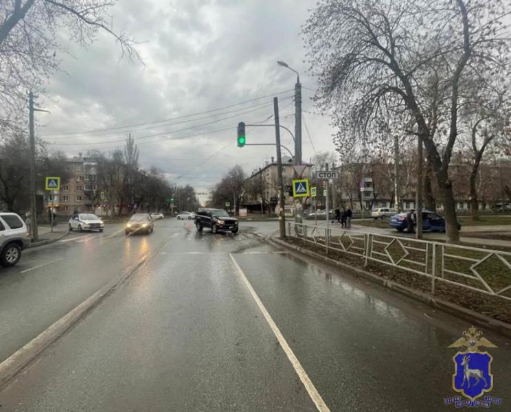 В Самаре три человека попали в больницу после столкновения Toyota и LADA