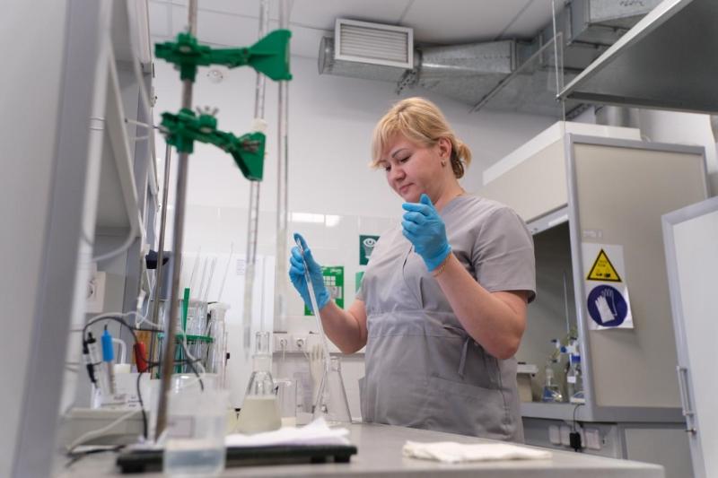 300 тысяч пар в сутки: эксперты оценили производство нитриловых перчаток на Самарском заводе медицинских изделий