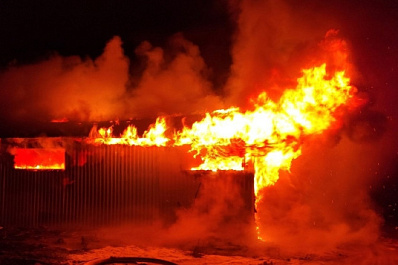 В Самарской области пожар в бане разгорелся до 200 "квадратов"