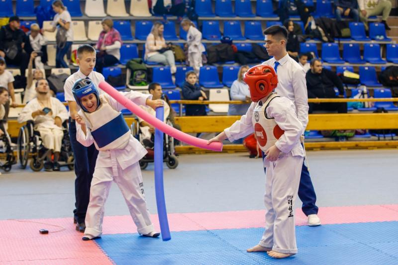 Спорт как лекарство: в Самарской области прошёл турнир по адаптивному тхэквондо