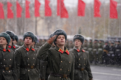 В Самаре прошел Парад Памяти: фоторепортаж