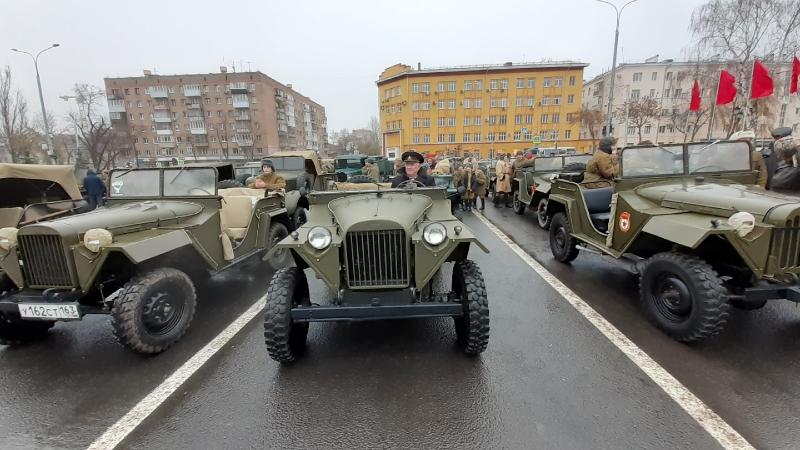 На площади Куйбышева в Самаре в 9-й раз проходит Парад Памяти