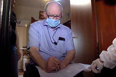 Глава "Ассоциации Десница" на дому проголосовал по поправкам в Конституцию