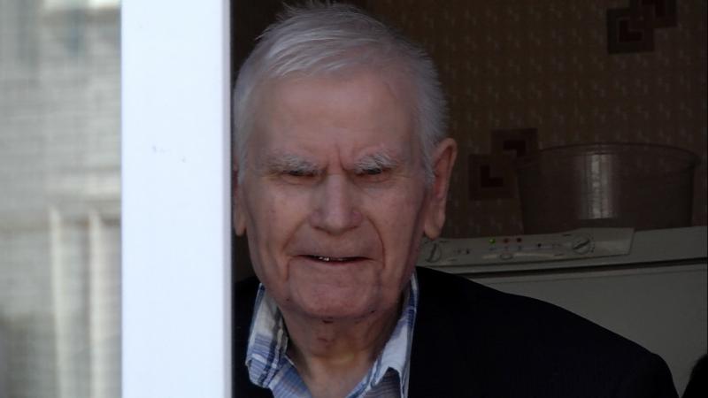 В Самарской области военные провели мини-парад для ветерана