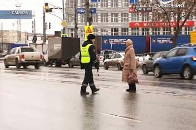 В Самаре ловили пешеходов, которые не дошли до зебры
