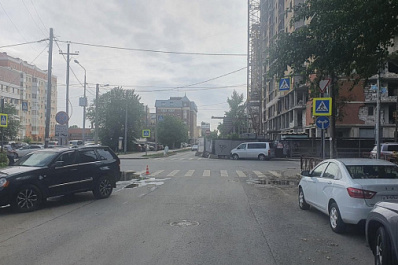 В Самаре 2 июня внедорожник Grand Cherokee сбил трехлетнюю девочку на самокате