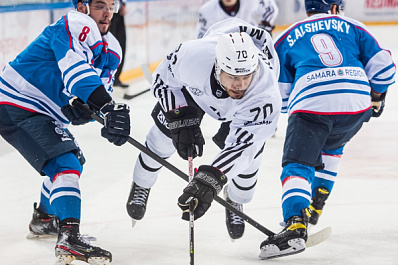 Хет-трик Михаила Мокина: хоккейная "Лада" порадовала тольяттинских болельщиков 