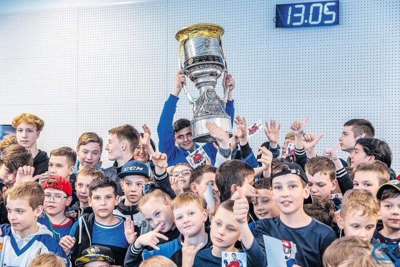 Воспитанник самарского хоккея привез в родной город Кубок Гагарина