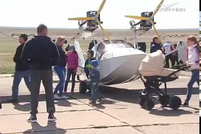 Самарцам показали высший пилотаж спортивных и исторических самолетов