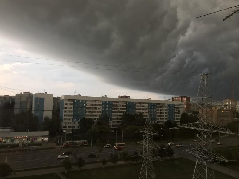 На Самарскую область 2 июля обрушатся ураганный ветер и град