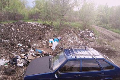 Подъезд к озеру в Сызрани превратили в свалку