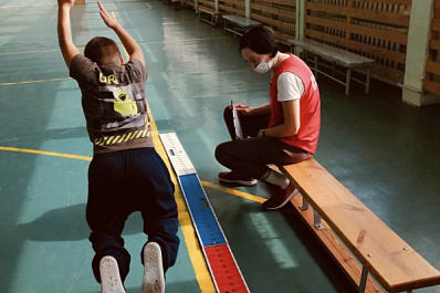 ГТО: сотни тольяттинцев пришли проверить свою физическую силу