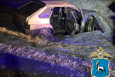 В Самарской области 15-летний водитель на "девятке" угодил в канаву