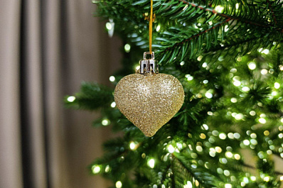 Квартиры, машины, здоровье, любовь: как и когда наряжать елку к Новому году, чтобы сбылись мечты