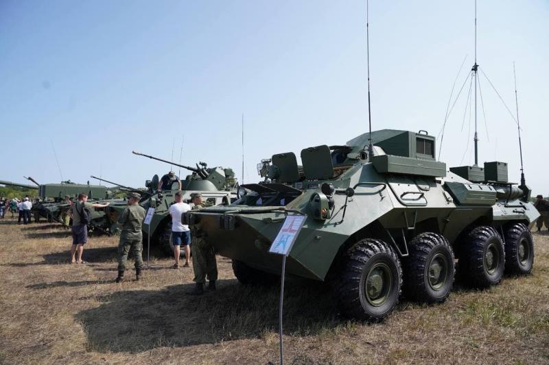 Новую военную технику представили на форуме "Армия-2021" под Самарой
