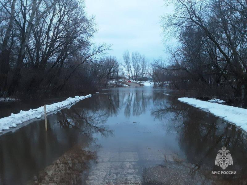 Два моста ушли под воду: паводковая обстановка в Самарской области 21 марта