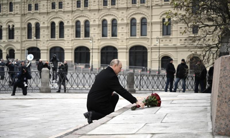 Владимир Путин поздравил россиян с Днём народного единства