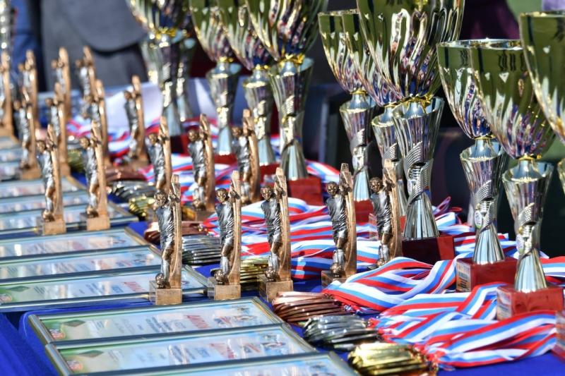 Завершились соревнования дворовых команд "Лето с футбольным мячом"