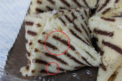 Тольяттинка купила в магазине печенье и получила "в подарок" зеленую плесень