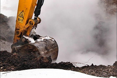 Прорыв теплосети на ул. Вольской планируют устранить до конца дня