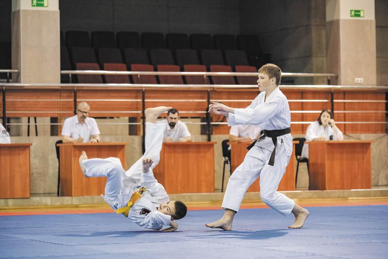 В самарском спорткомплексе "Грация" провели чемпионат и первенство региона по айкидо