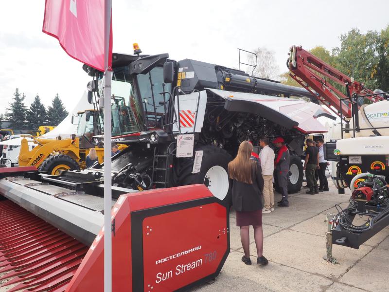"Надежная и простая в управлении": компания Ростсельмаш представила свою технику на XXVII Поволжской агропромышленной выставке